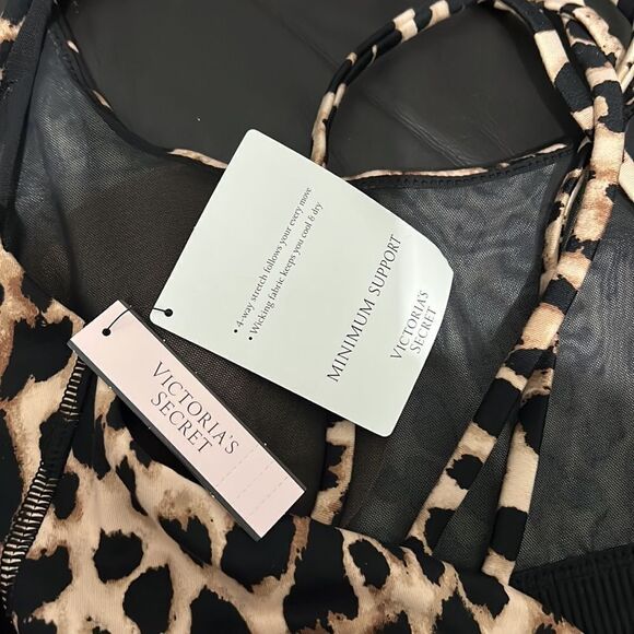 Victoria’s Secret Padded Smooth Strappy back sport bra Medium print Medium - Picture 8 of 9